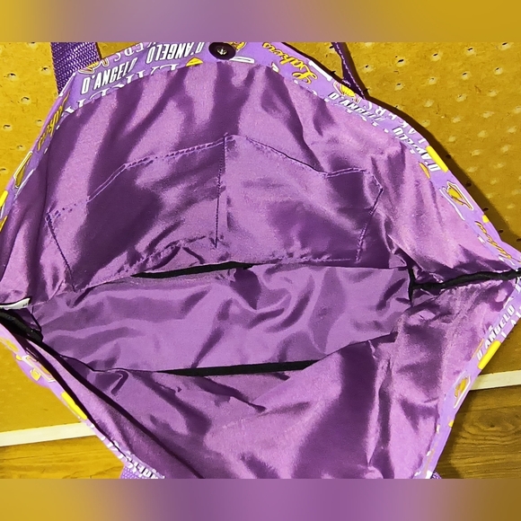 FOREVER COLLETABLES |  D'ANGELO RUSSELL L.A. LAKERS NBA LARGE TOTE B…   … - Picture 7 of 11